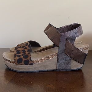 Pierre Dumas Chantal 2 Leopard Print wedge sandals 8.5